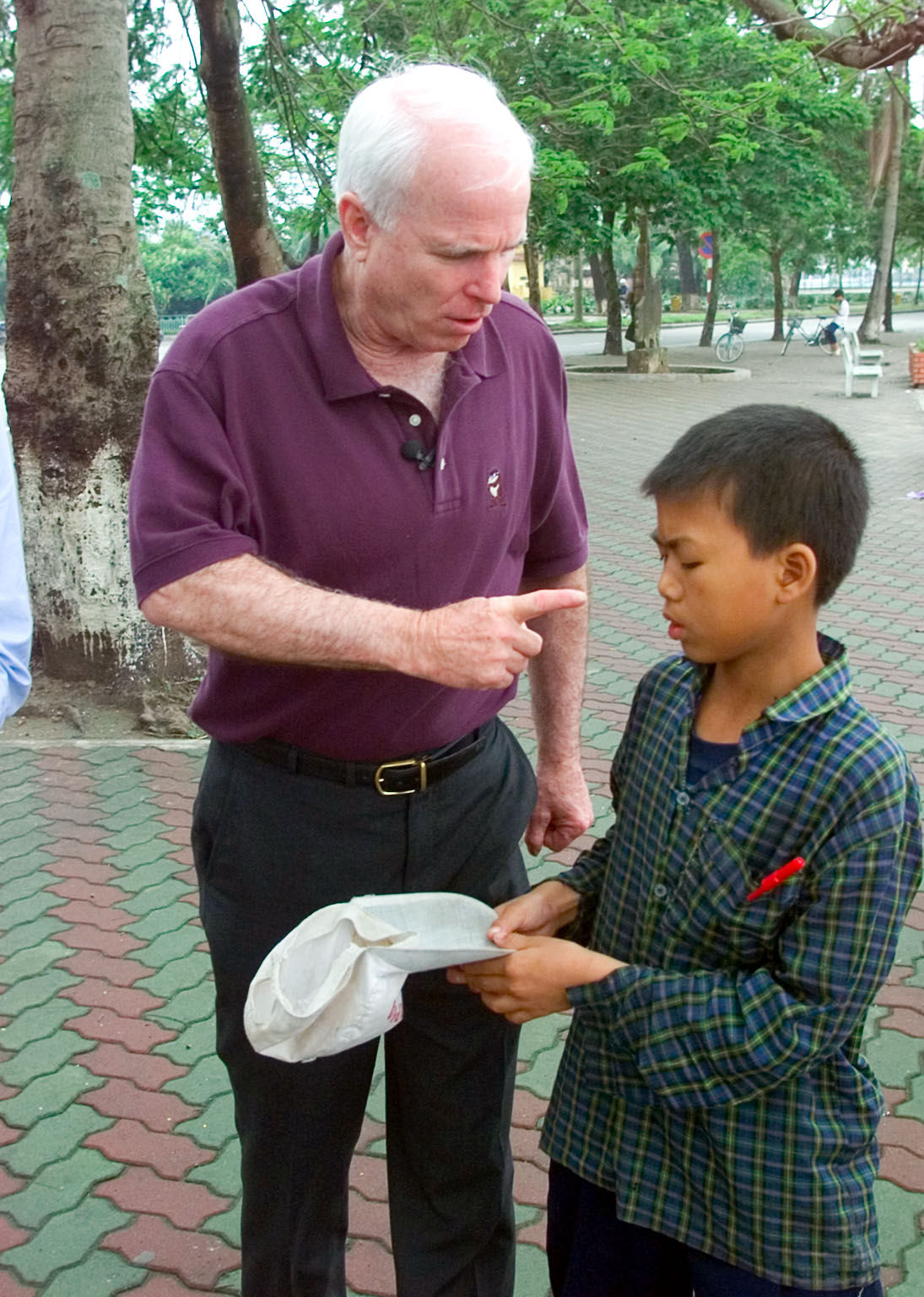 2000: Mccain Vietnam